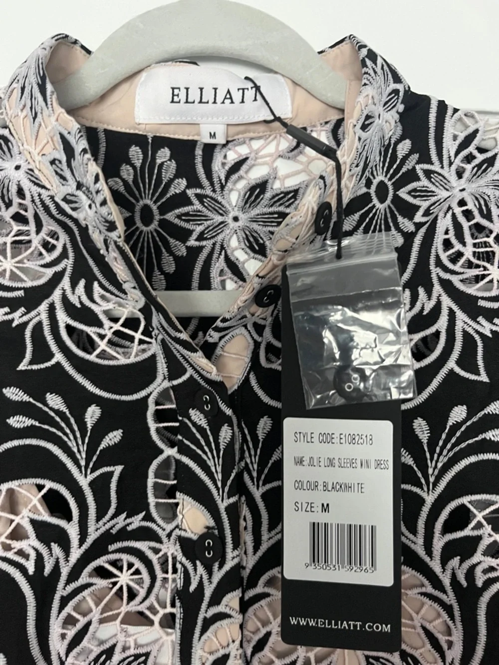 Elliatt Blk/wht eyelet Jolie long sleeve mini dress w slip NWT SZ M - Picture 5 of 8